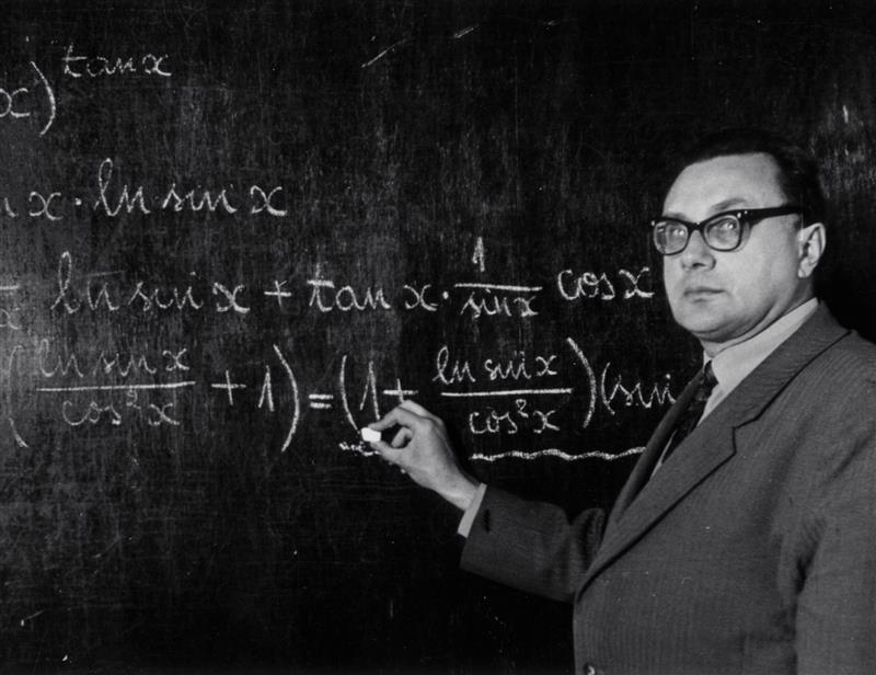 Koorikud, lainikud ja kaos. Akadeemik Ülo Lepik 100!