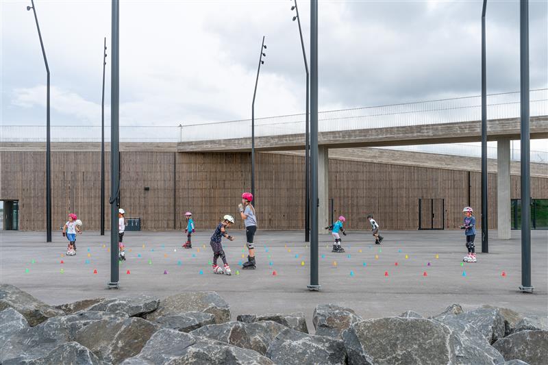 Peaaegu kilomeeter peaaegu avalikku ruumi