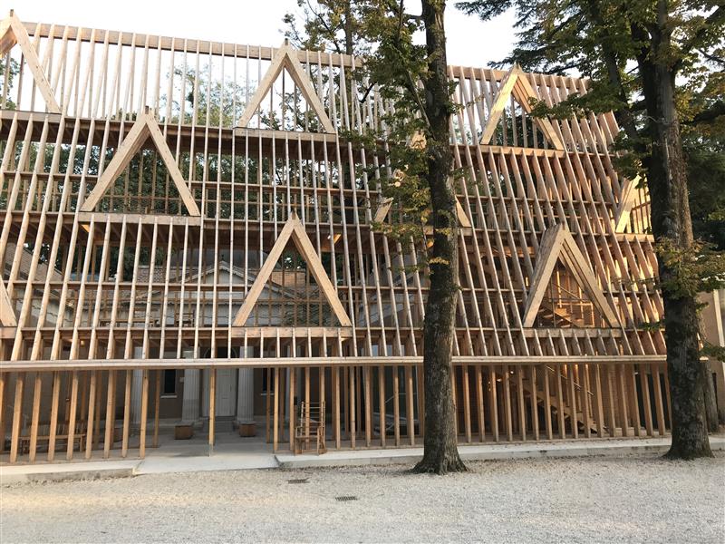 Nüüdiskunstimõtisklus arhitektuurist