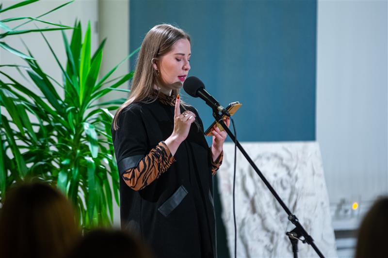 Suitsu nurk XI – Sveta Grigorjeva „kui ma oleks“