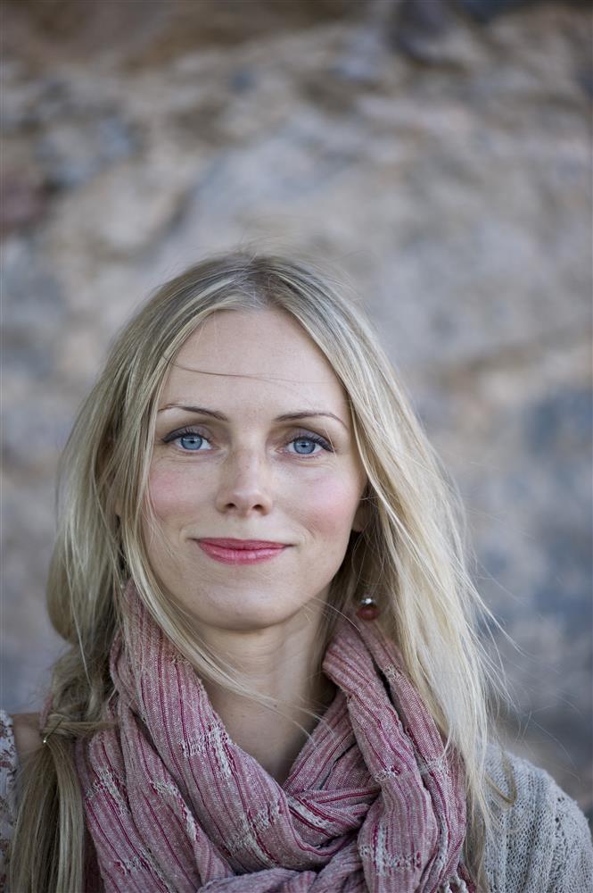 Suitsu nurk XII –Kristiina Ehini „*sel aastavahetusel Tallinn-Moskva rongis“