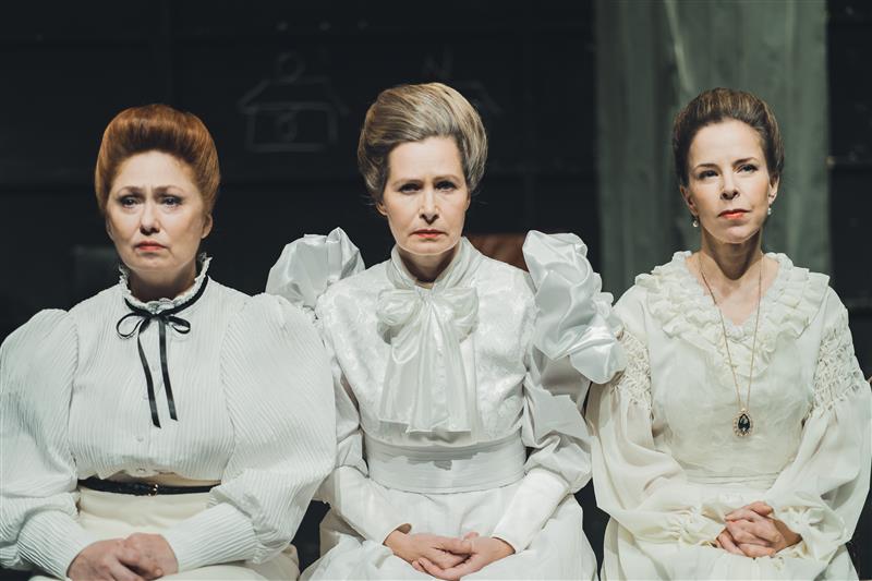 Kas vale saal, vale etendus?