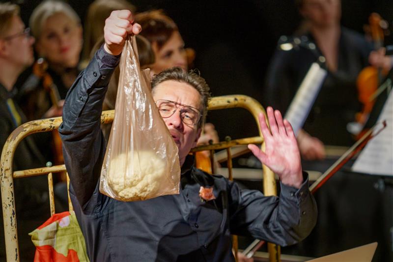 &bdquo;Iga haigus on muusikaline probleem,  iga ravim muusikaline lahendus&ldquo;