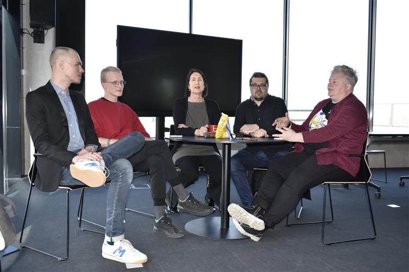 Kunstiteadus tr&uuml;gib tule ligi