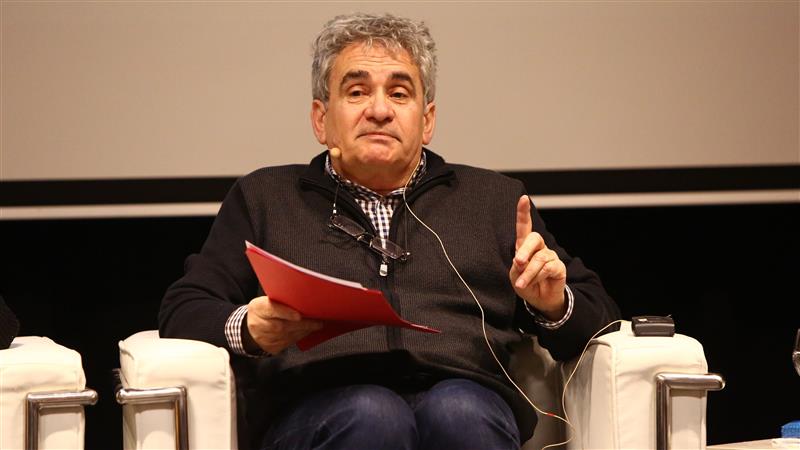 Kuidas kirjutada poliitikast poliitikata ehk Pääsukese kaka