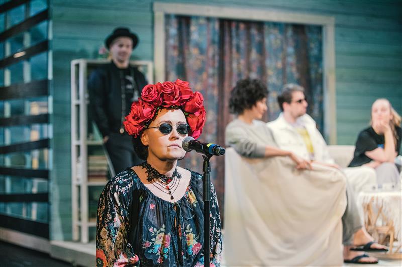 Meelest l&auml;inud ammu kuumad suudlused suvilates &hellip;