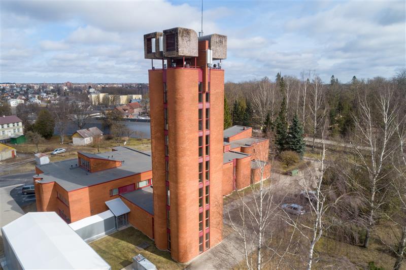 Tuletõrjeautost inspireeritud maja