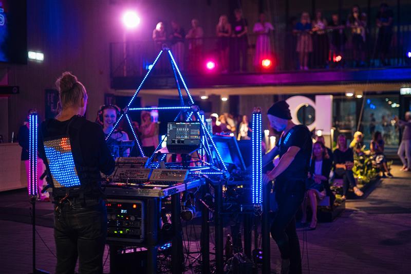 Maja, kus kasvatatakse empaatiliselt elu lugema