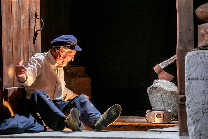 &Uuml;he &ouml;&ouml; hingelised eksir&auml;nnakud