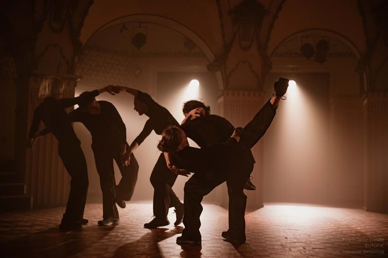 Kaose positiivsus ja metamorfoosi resonants