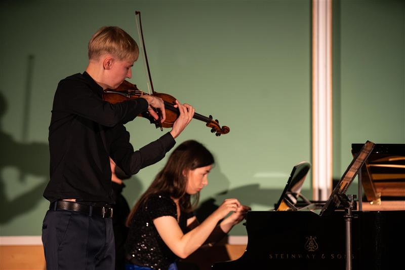 Kuu aega eesti muusikat