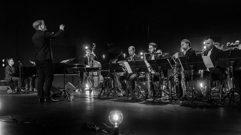 Intellektuaalne bigb&auml;ndimuusika