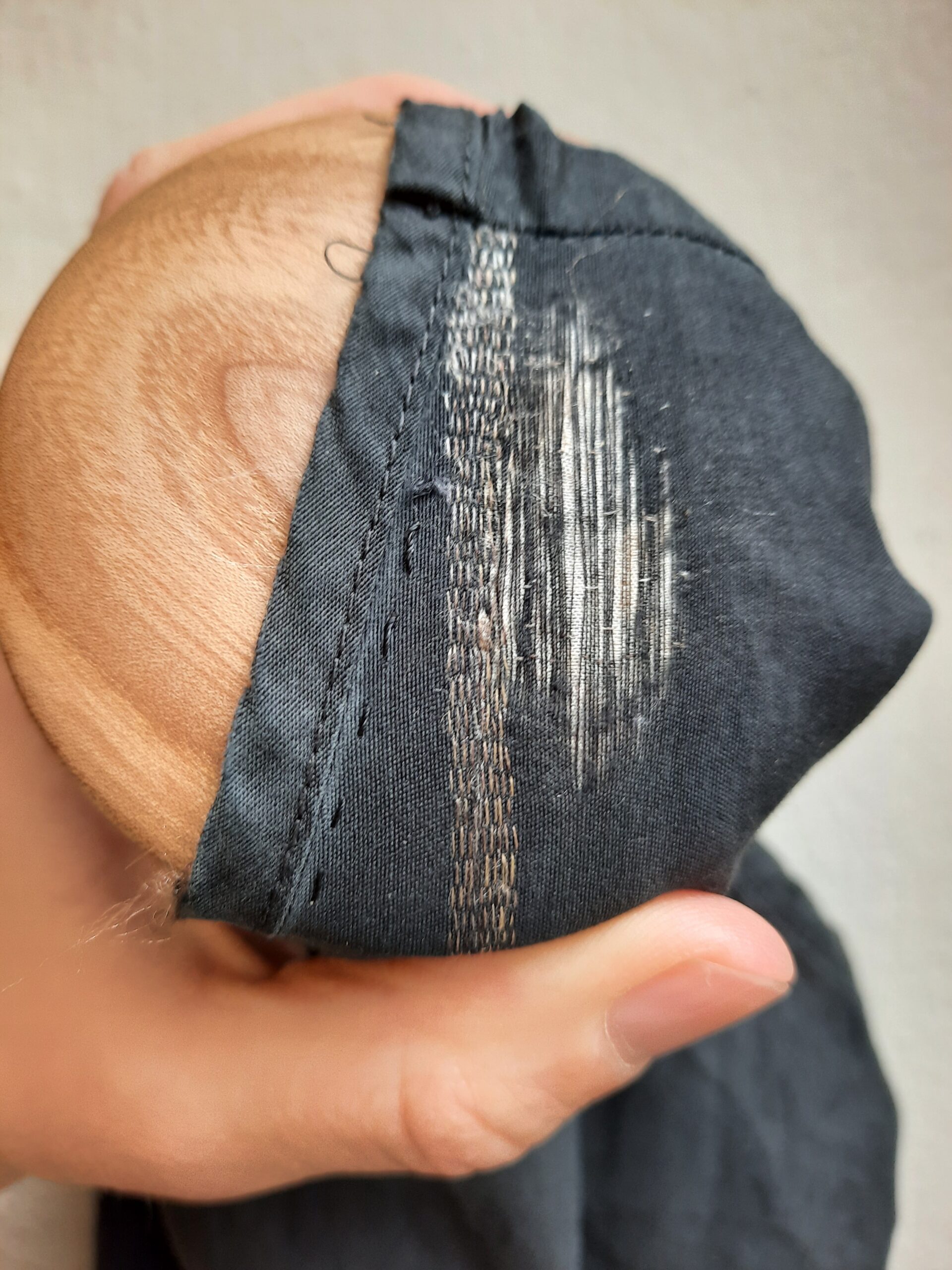 Publikut kaasav näitus suhetest rõivastega Kondase keskuses