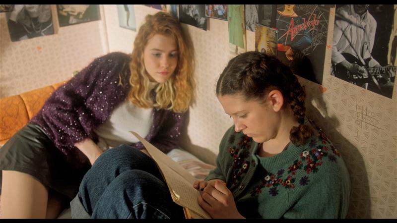 Sametised s&otilde;nad, s&uuml;gav sisu