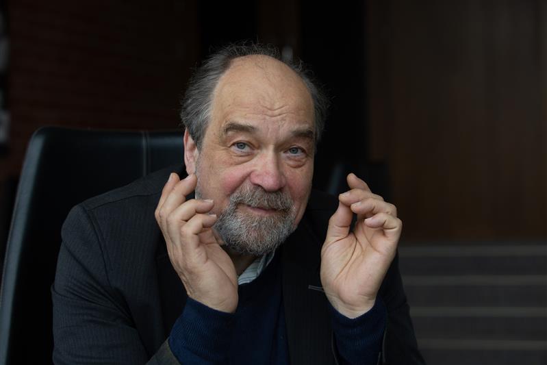 Vaikuse valgus ja armastav naeratus