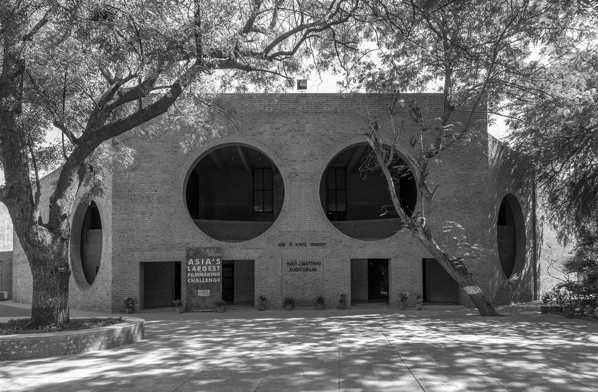 Philadelphia politseimaja ja Ahmedabadi &uuml;likooli kampus