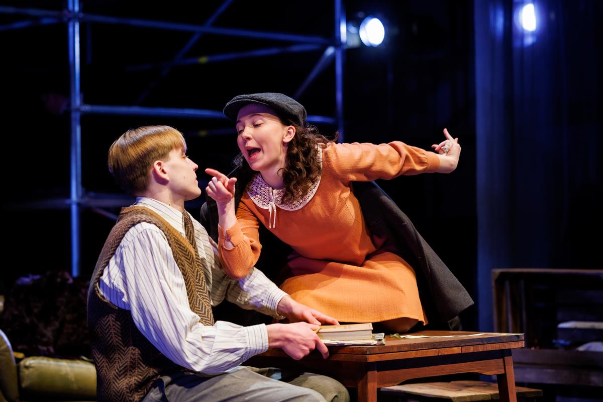 Sirgjooneliselt lihtne &bdquo;Anne Franki p&auml;evik&ldquo;