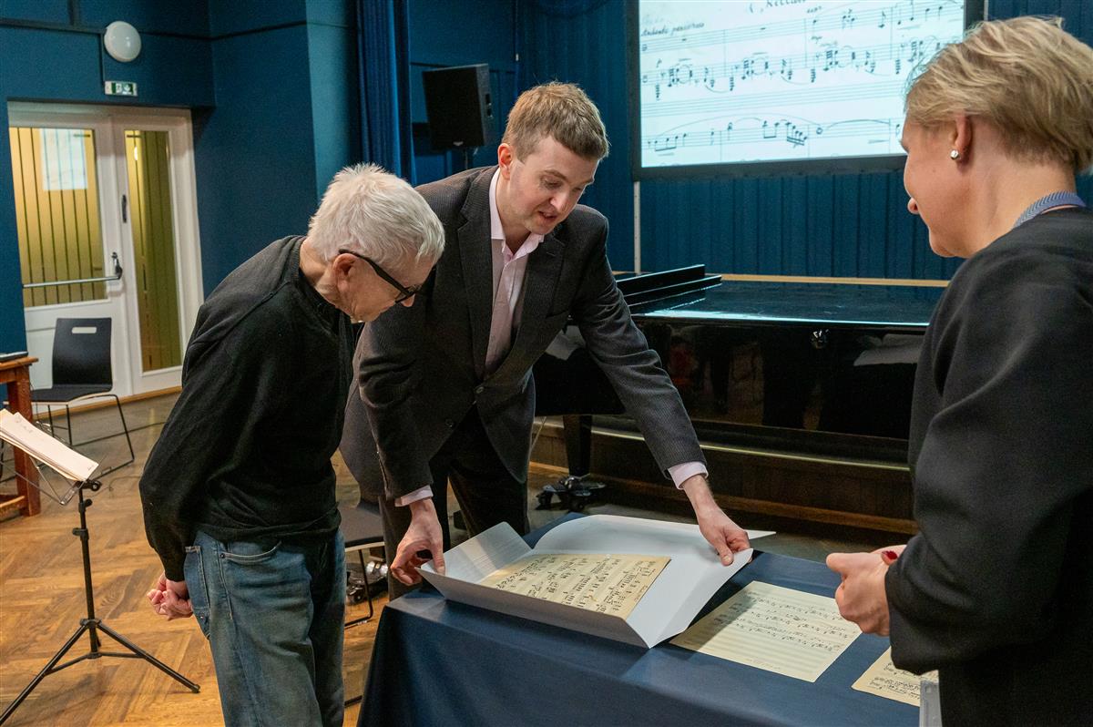 Kella- ja tšelloteemaline elleriaad