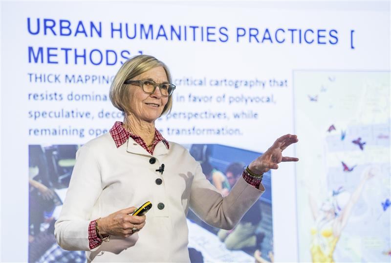 Linnaga tegelev humanitaar Los Angelesest