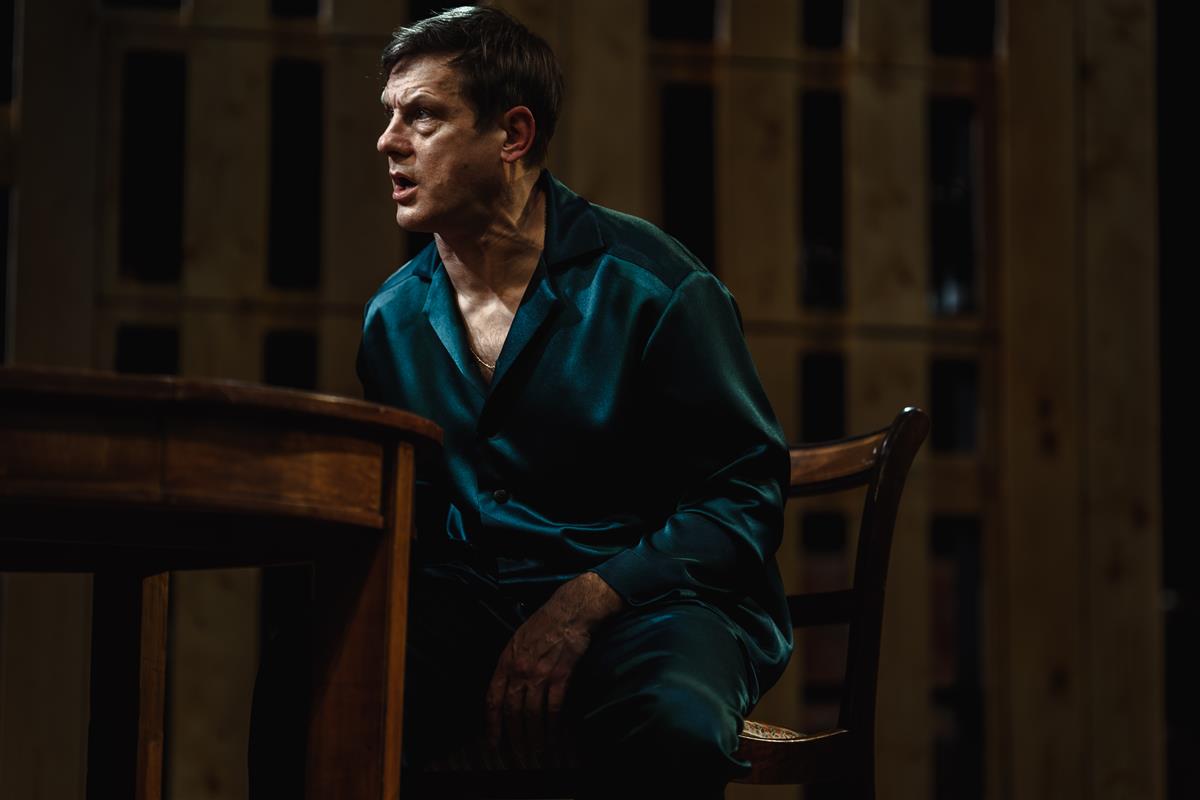 Kolm ruutu ette ja kolm ümber nurga