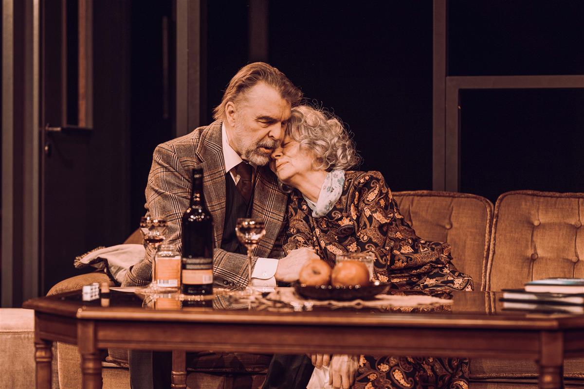 Üks päev kahe armastajapaari elus