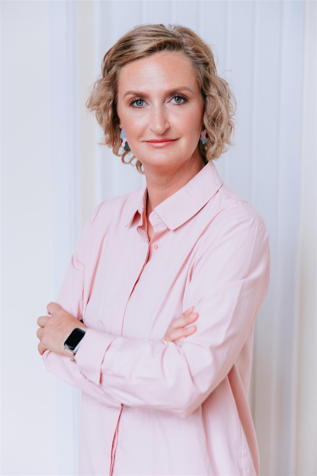 Pealelend  – Kristiina Alliksaar,  kultuuriministeeriumi kantsler