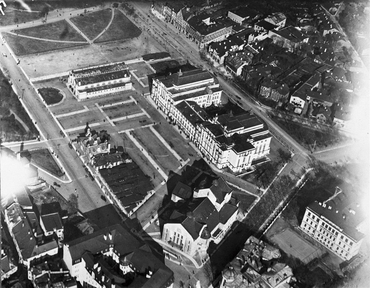 Draama mitmes vaatuses