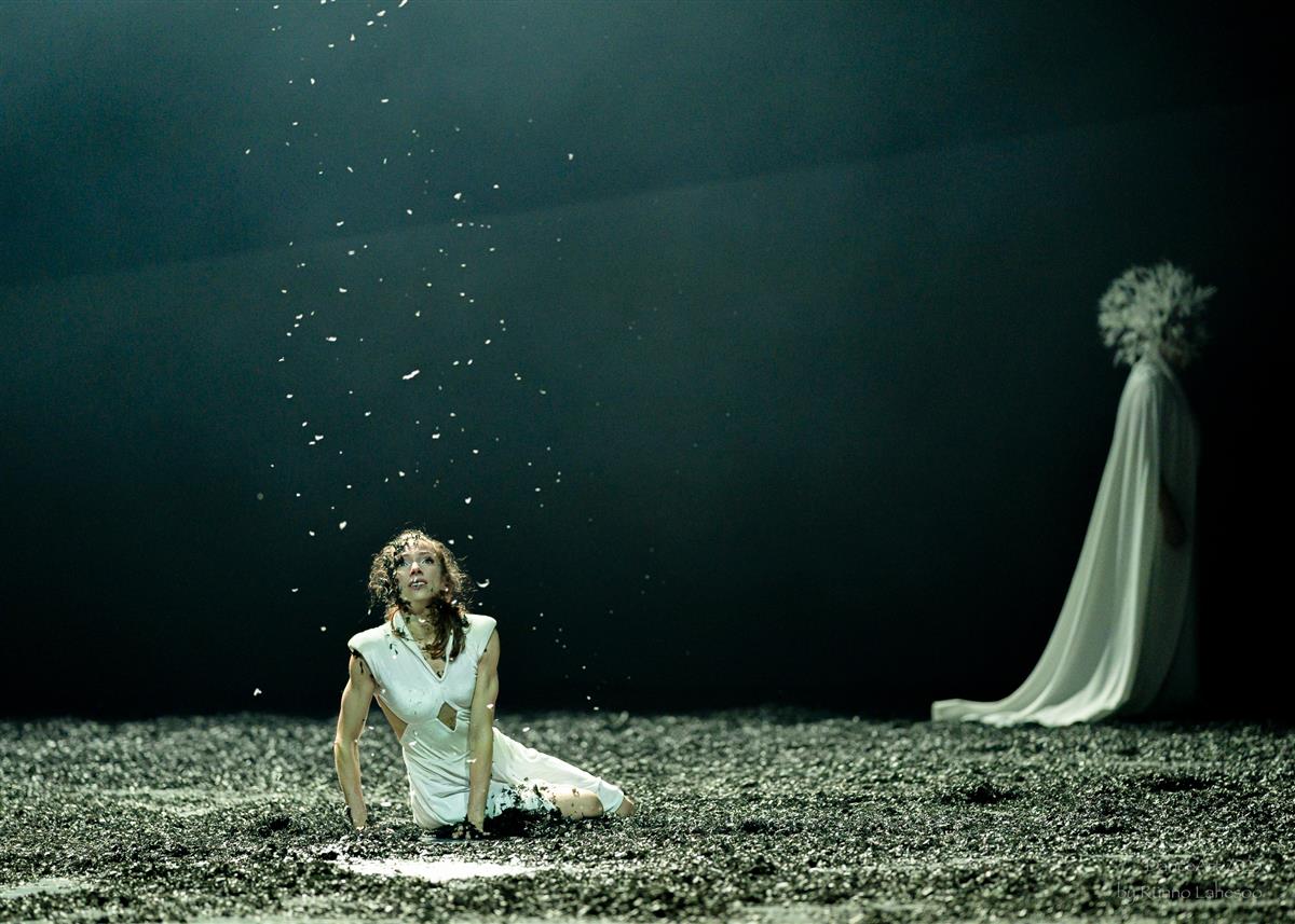 „Tuhkvalge“ – romantiline nüüdisballett