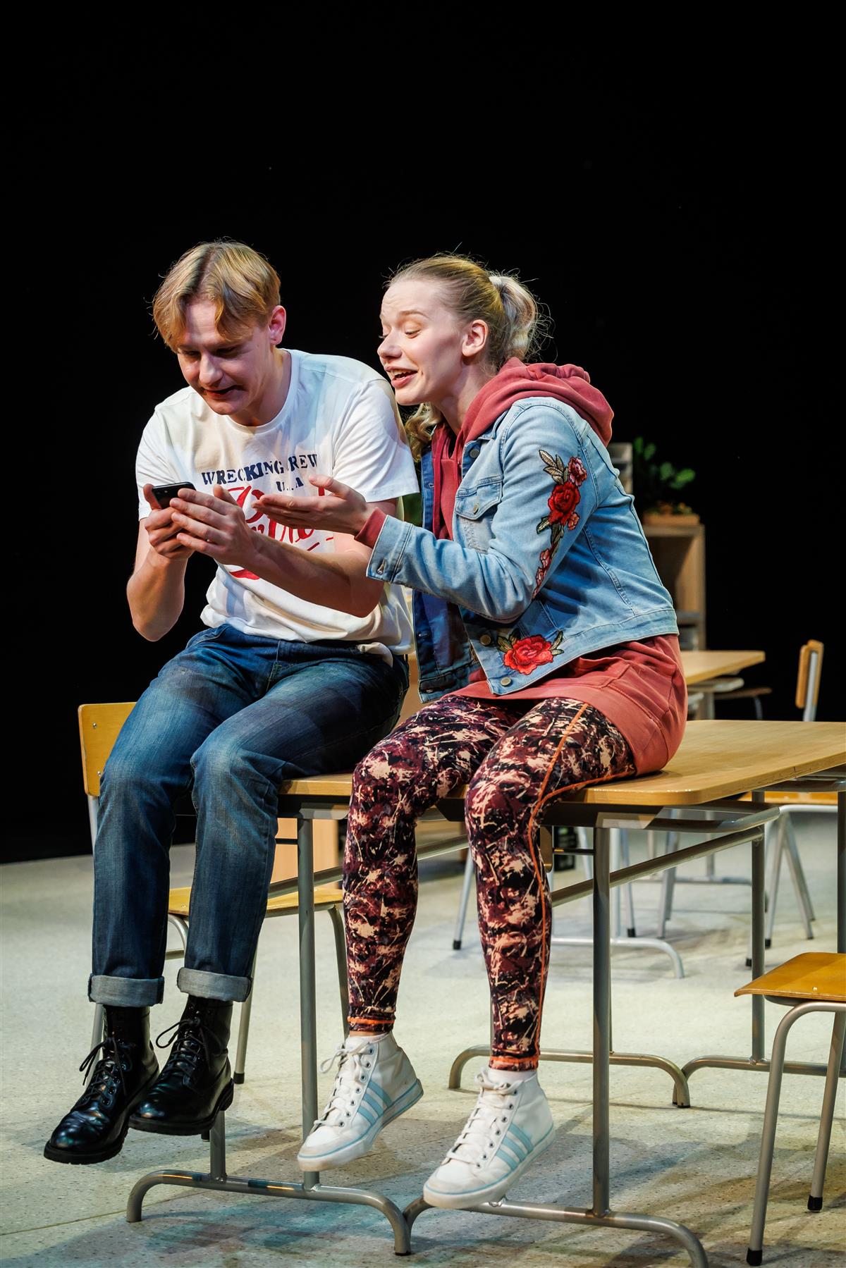 Üksindus klassi ees