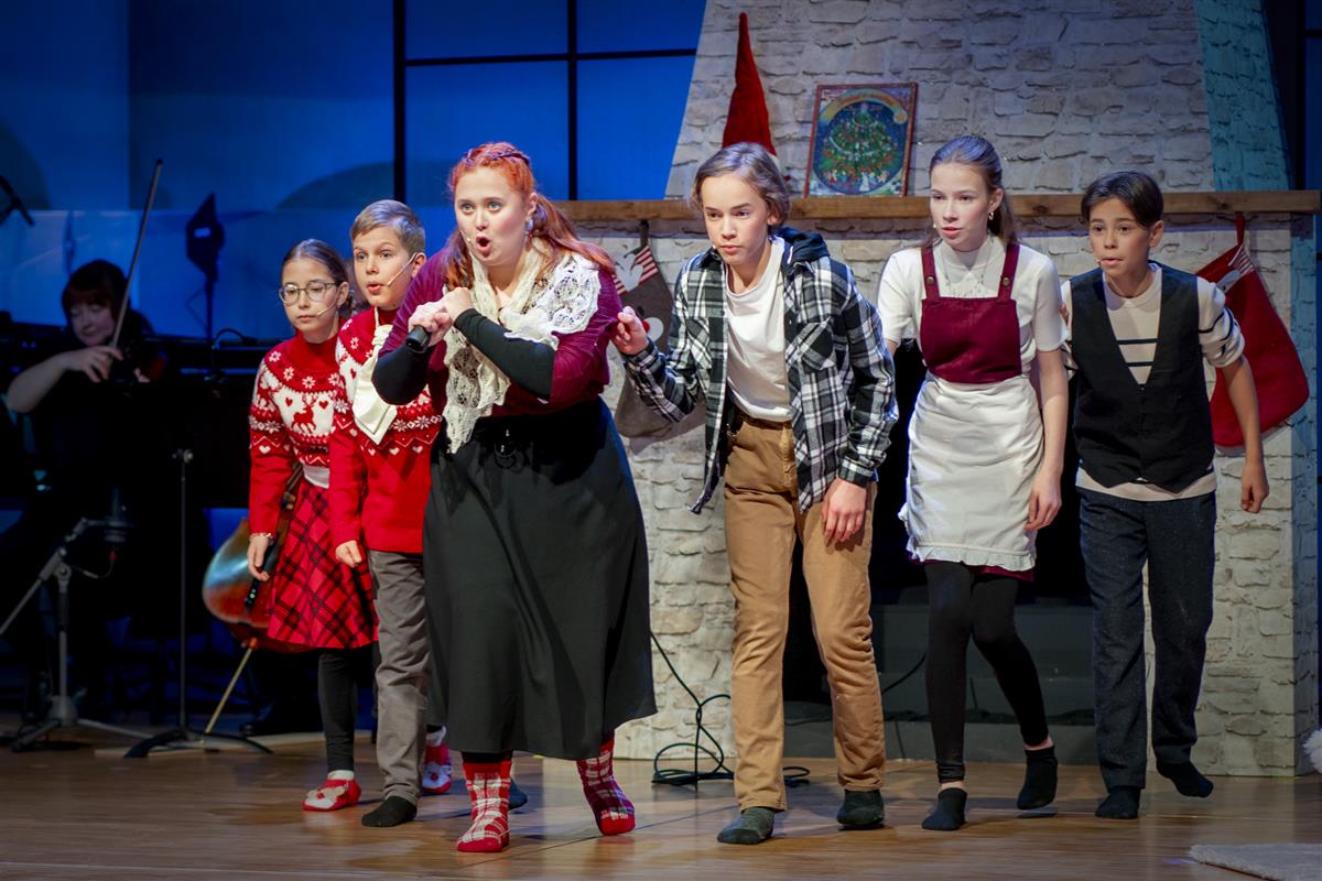 Lapsed p&auml;&auml;stavad (ooperi)maailma