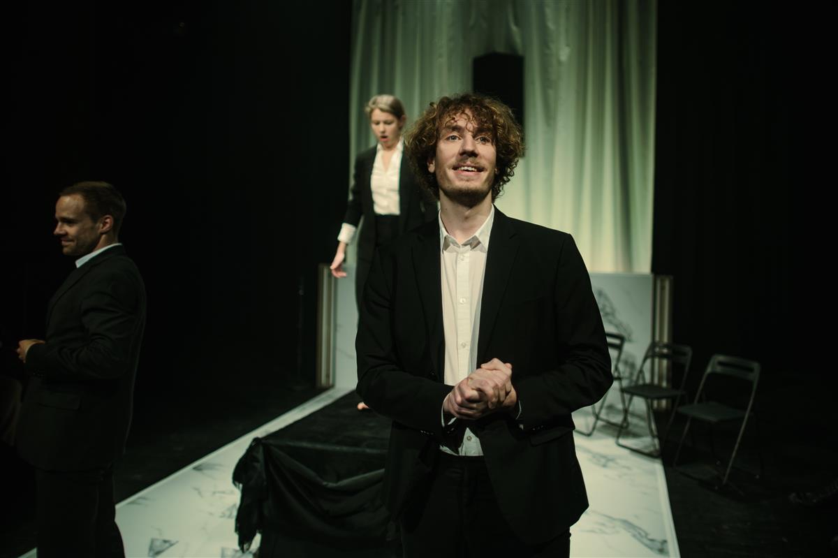 Surma &uuml;le ei tohi nalja teha. V&otilde;i tohib?