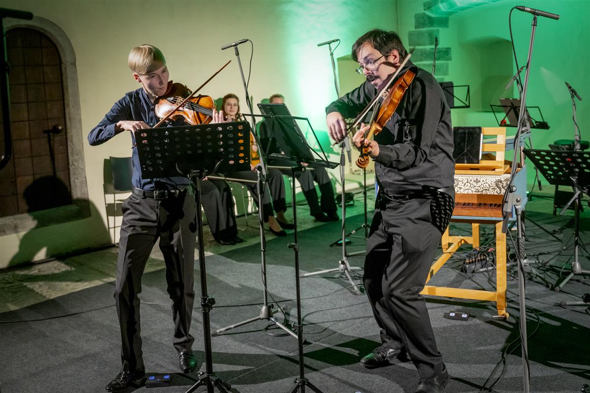 Nagu ei puudutaks maapinda