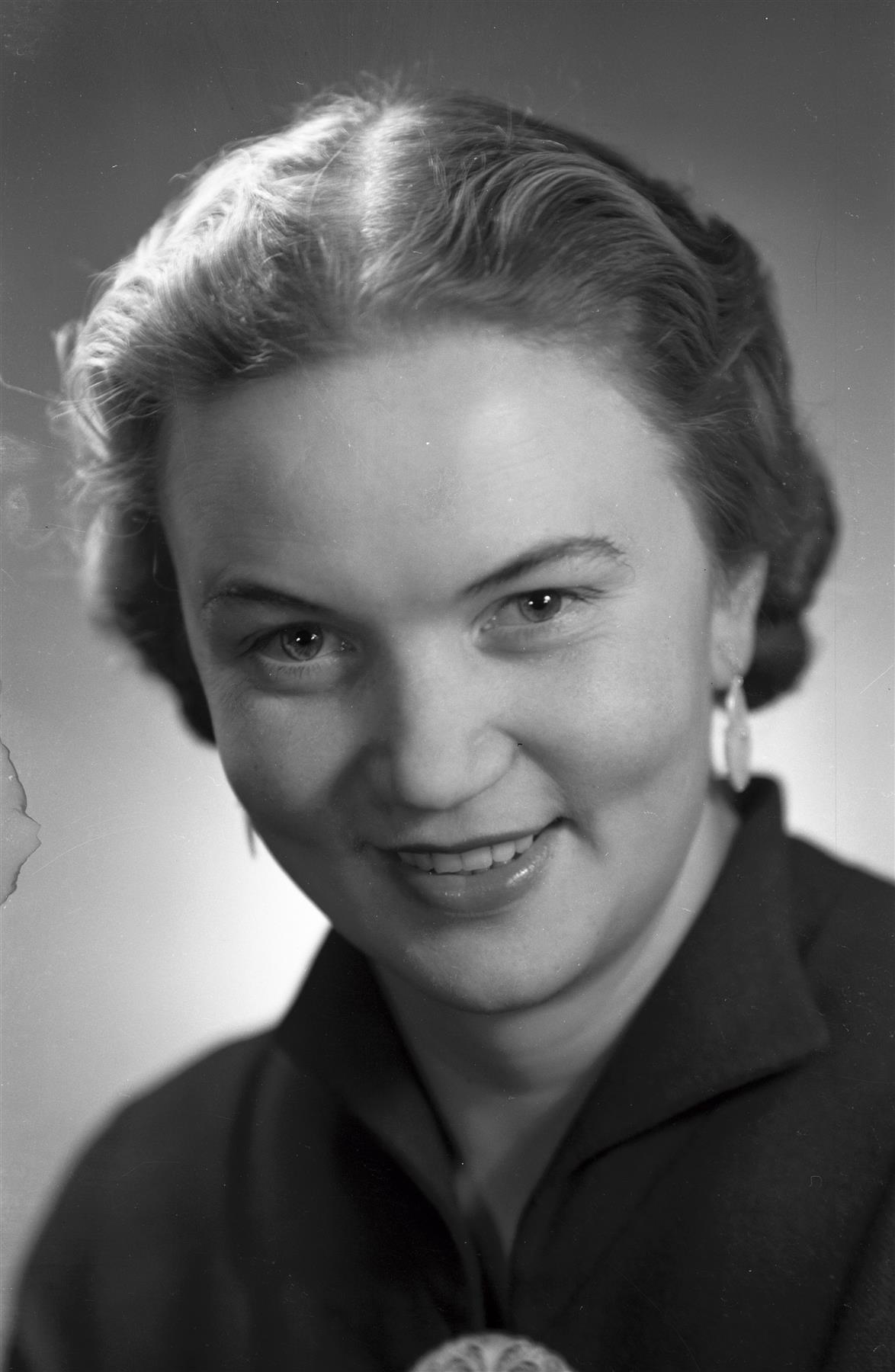 Lõpetamata naeratuste paraadportree