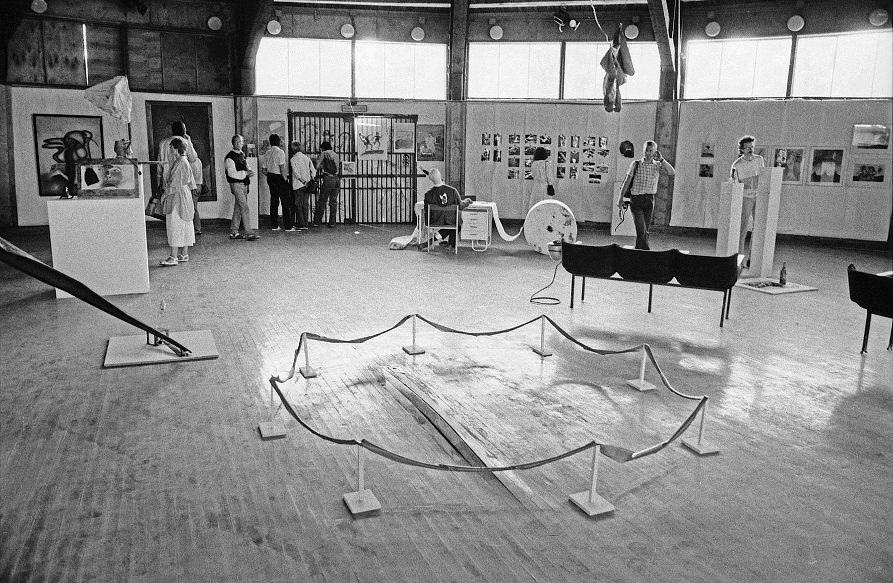 Tartu Kunstimuuseumis avaneb Eesti 1980. aastate karikatuurile pühendatud näitus