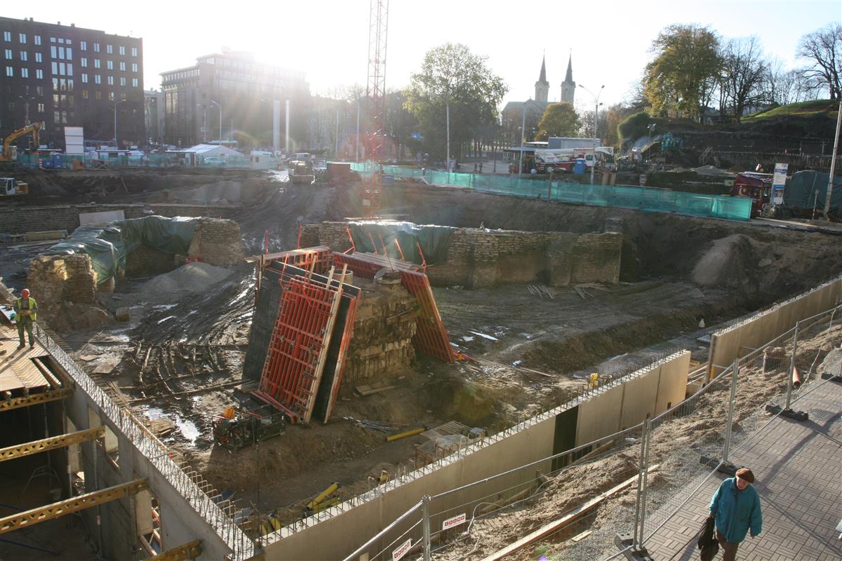 Tallinn puhkeb &otilde;ide