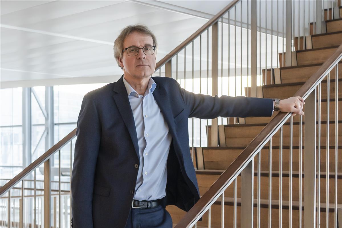 Ainulaadne muusikahoone j&otilde;e kaldal