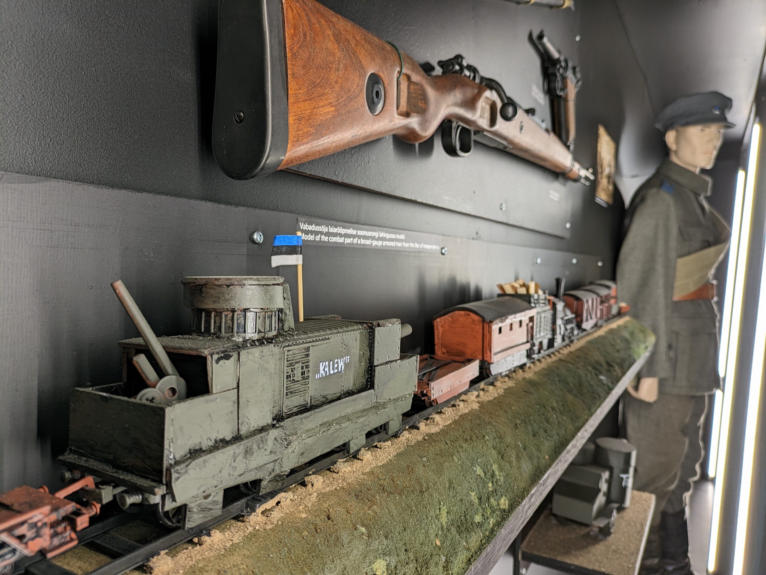 Eesti sõjamuuseum läheb rändnäitusega suvetuurile