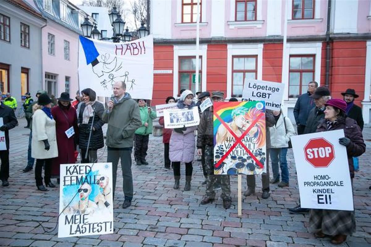 Erinevuspoliitika, identiteet ja maksud