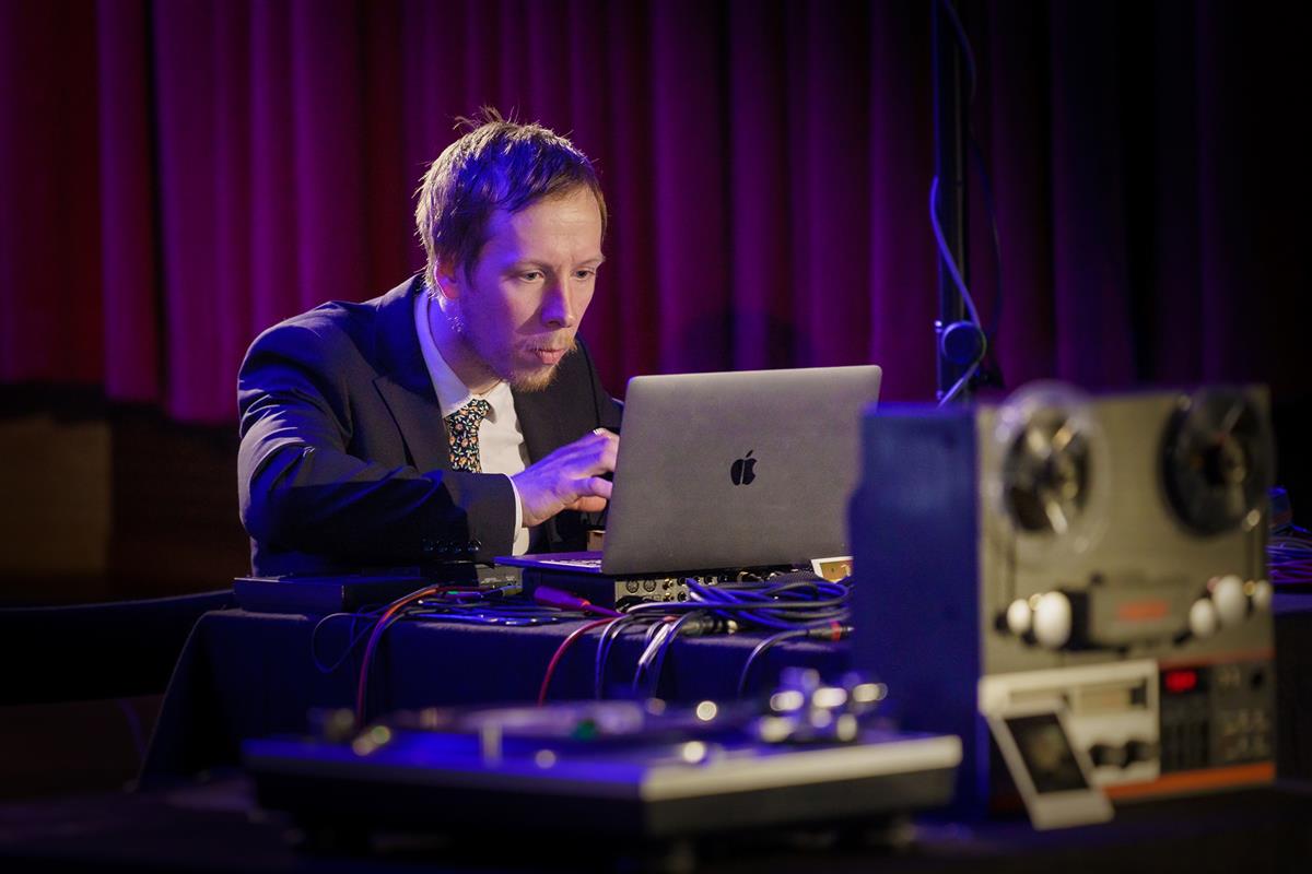 Elektroonilise muusika kontsert võhikutele