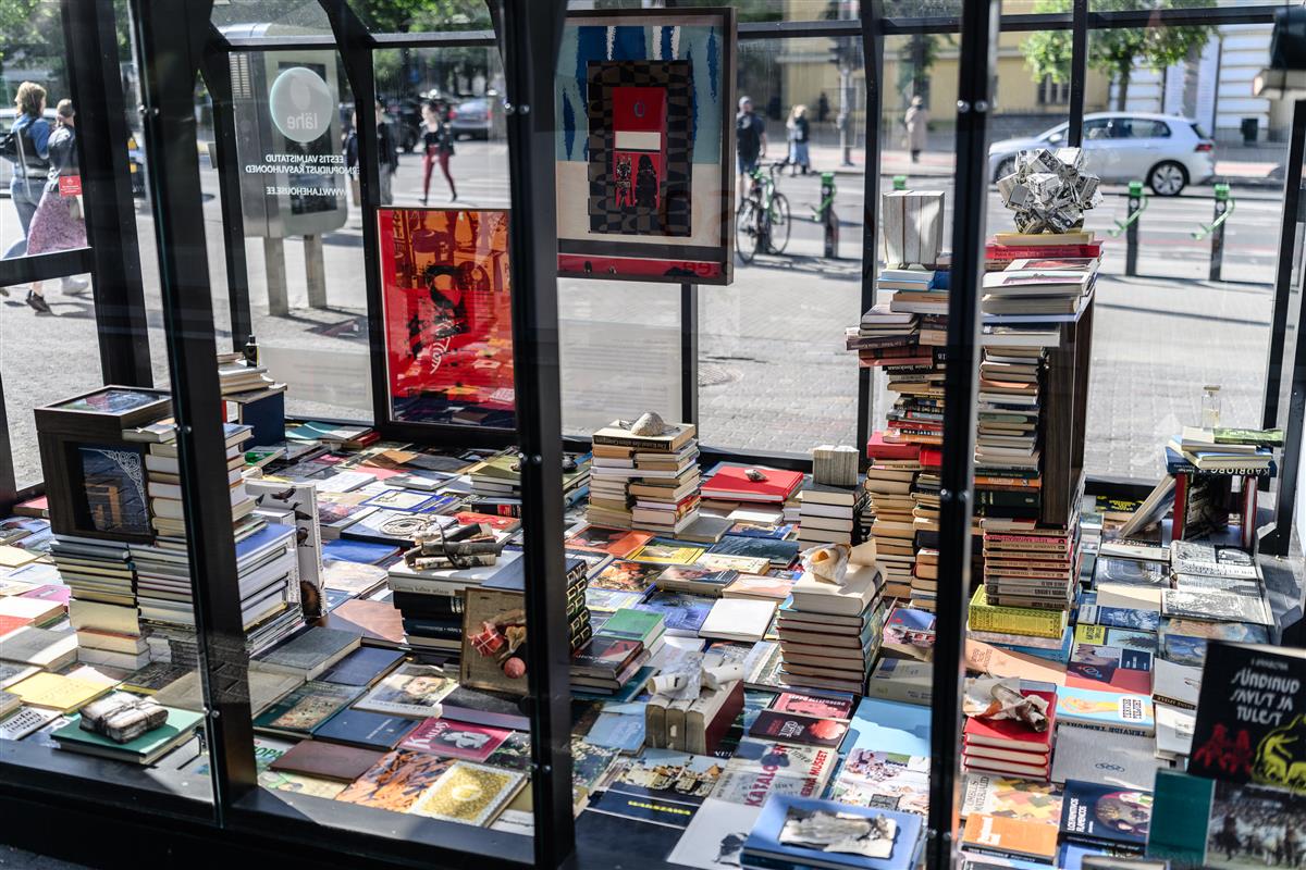 Ei ole lõppu raamatute riiul