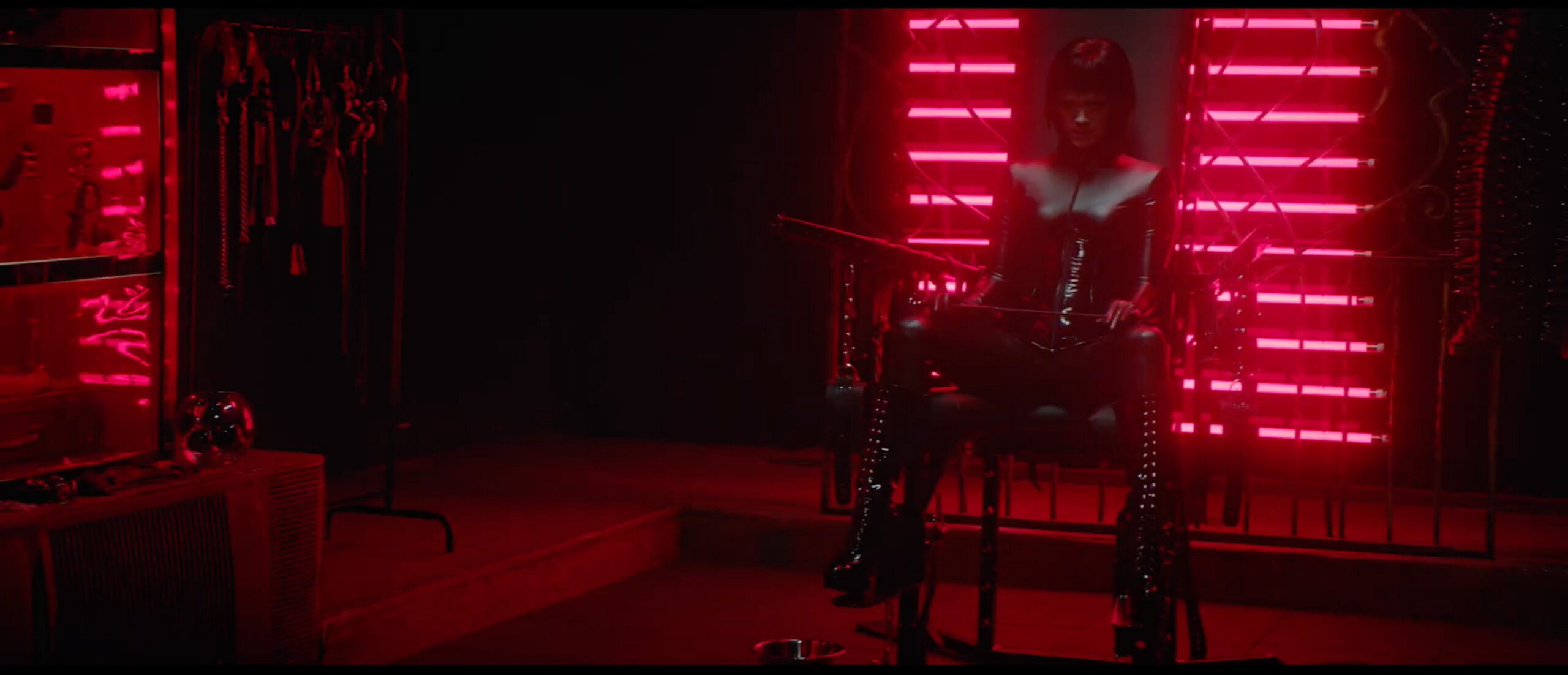 &Uuml;hismeediast raamatukaante vahele