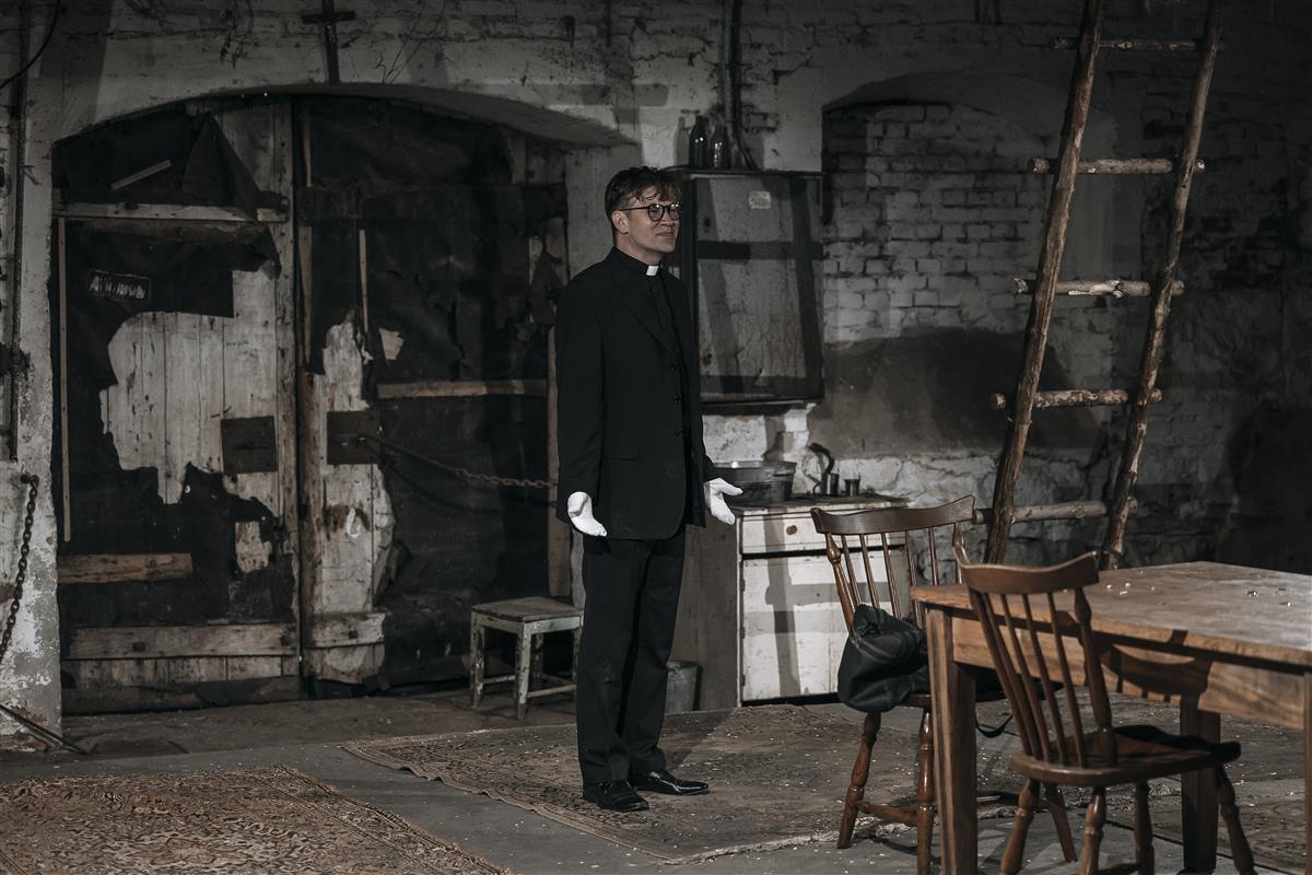 Poolteist peotäit lootusetust