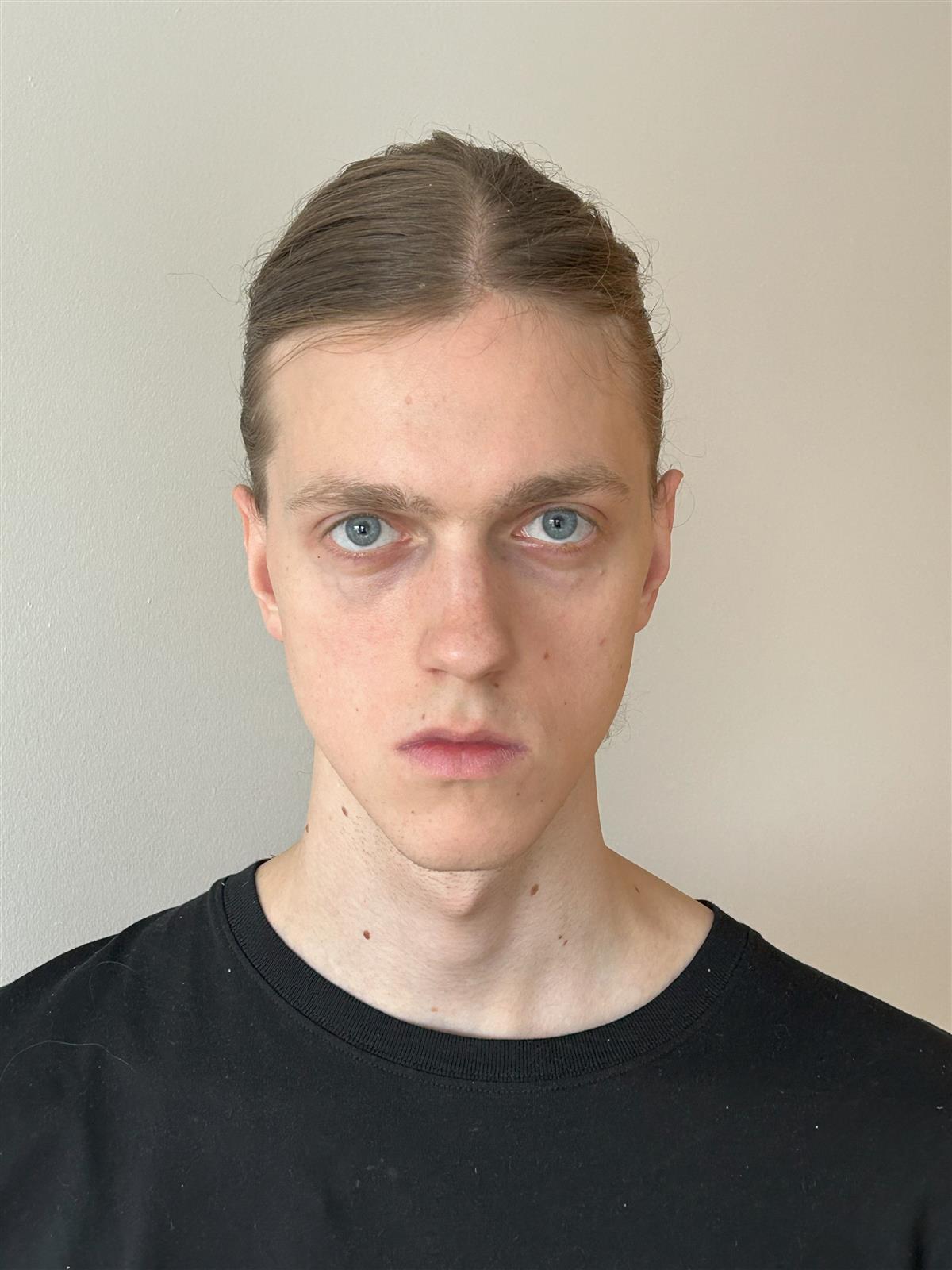 Pealelend &ndash; Juulius Vaiksoo, tantsija ja &ETH;-festivali korraldaja