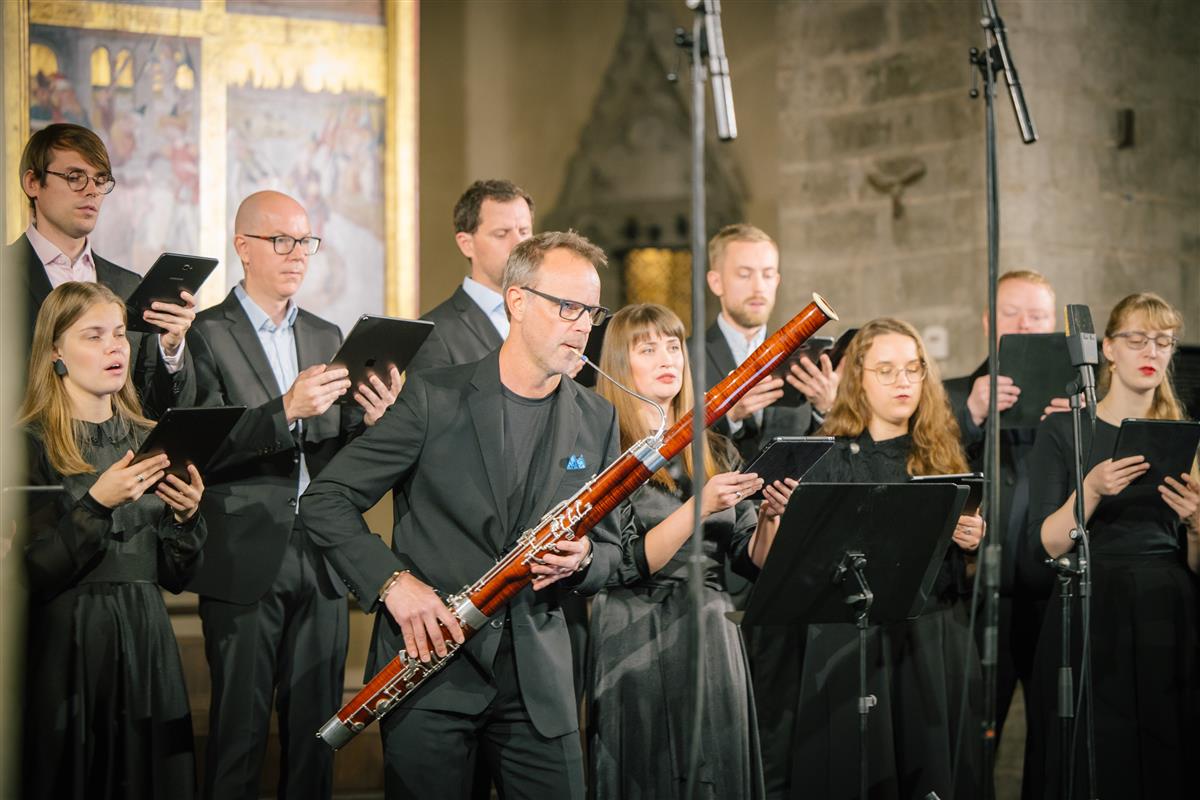 Kui armastus laskub maale