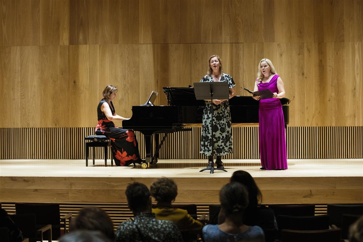 Väljast väike, seest suur