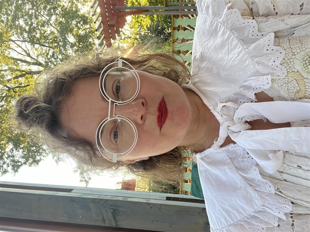 Pealelend &ndash; Merike Estna, kunstnik