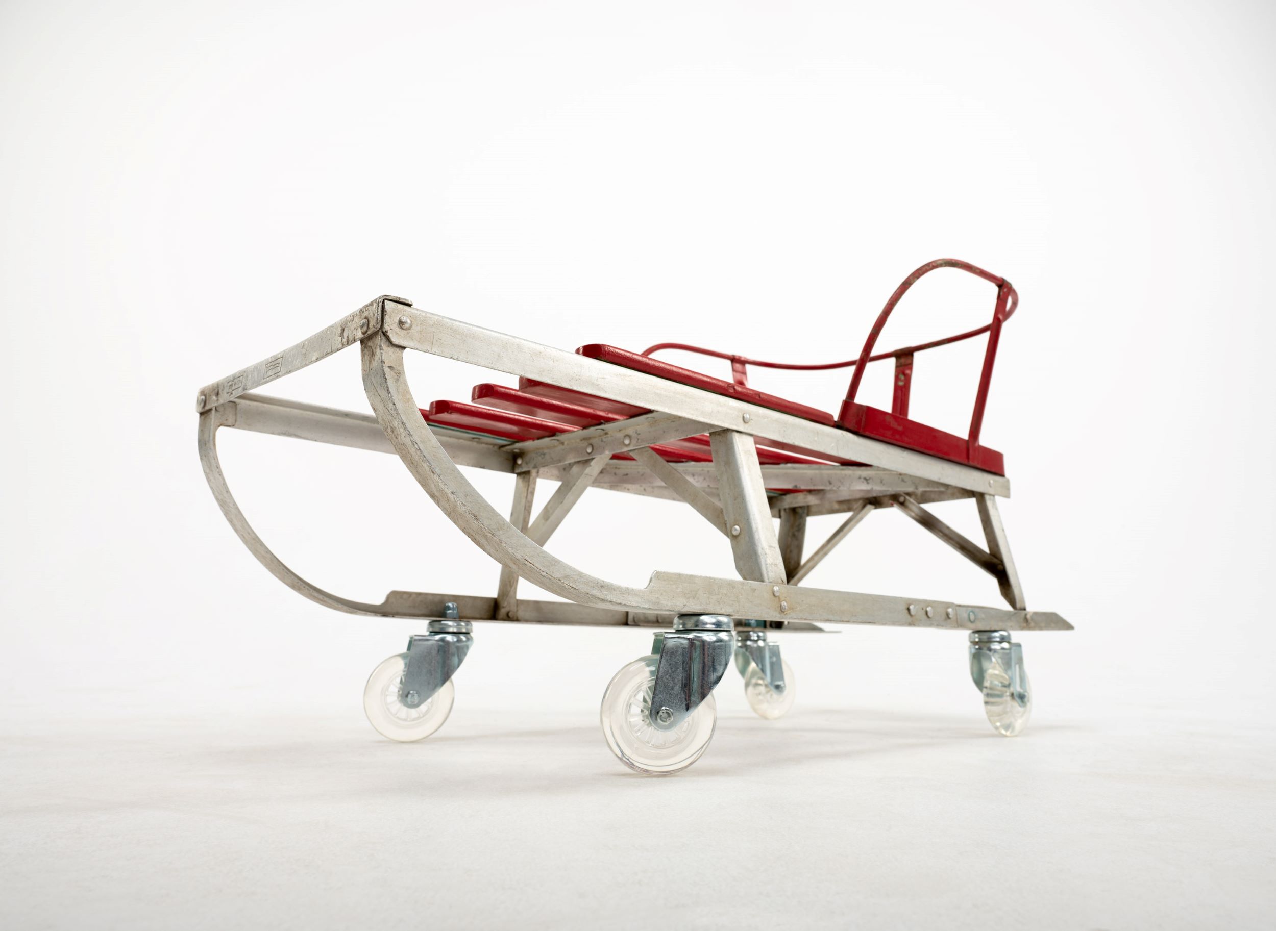 XII taaskasutusnäitus “Anna uus elu”