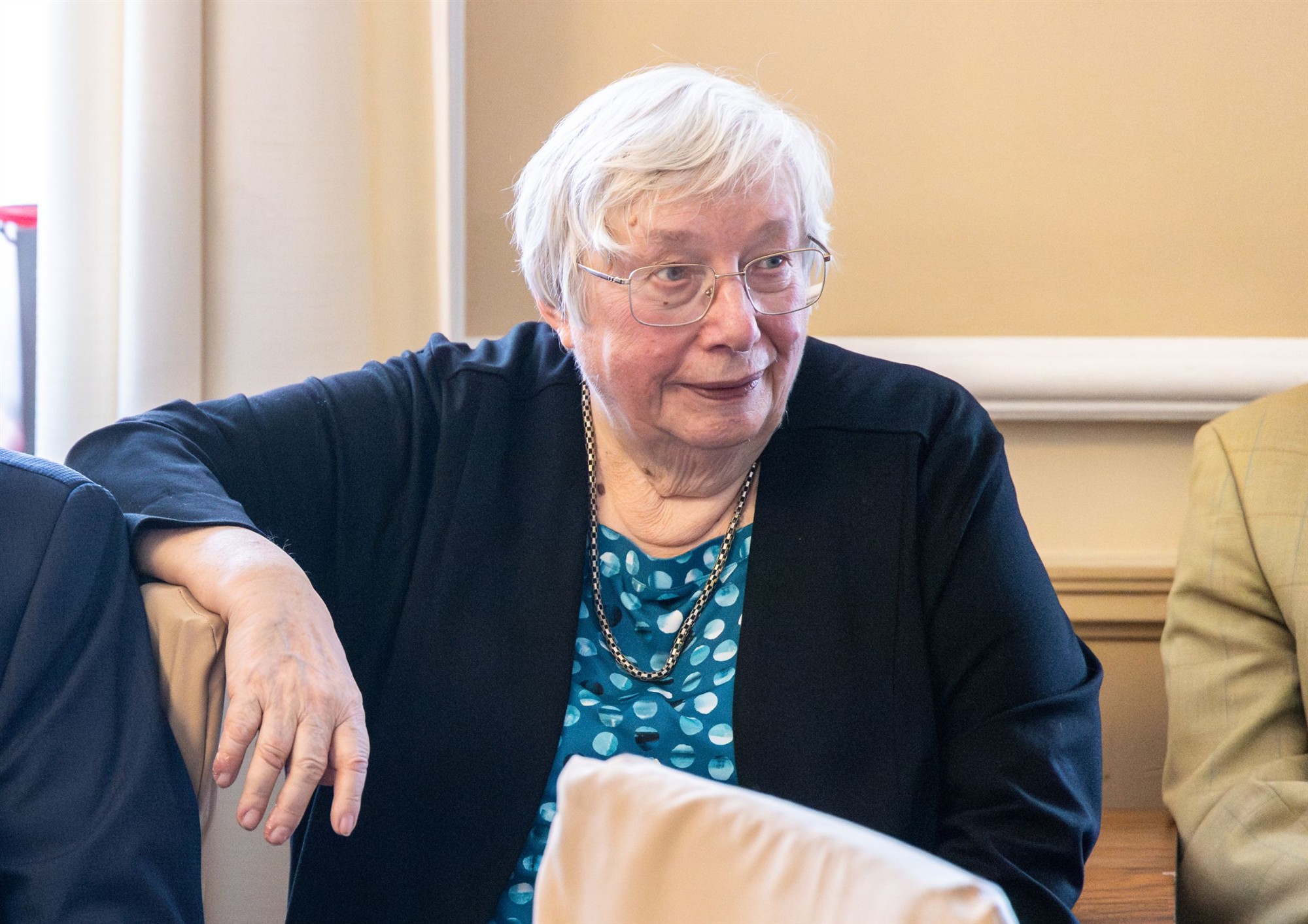 Tehisaru, haridus ja inimeseks olemine