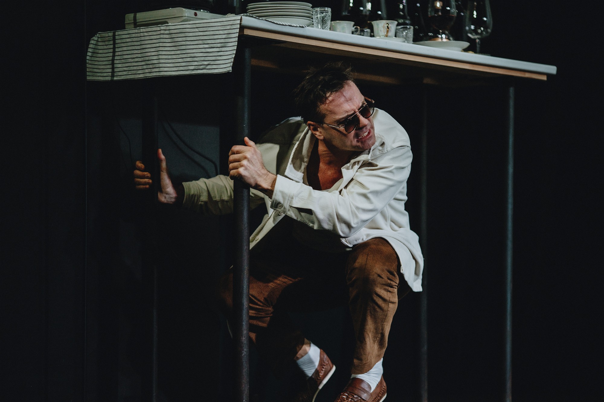 Kaheksa tegelast, üks näitleja – mis saab minna valesti?