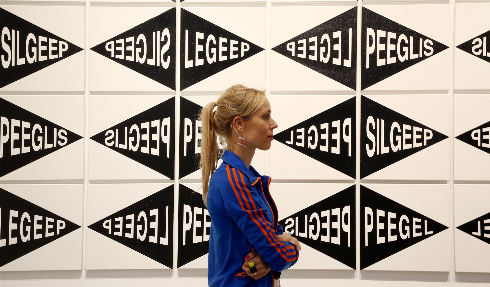 Kas kunsti ja dialoogiga maailma päästmise poole?